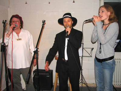 Steffi, Dr. Bernie Burn, Issy